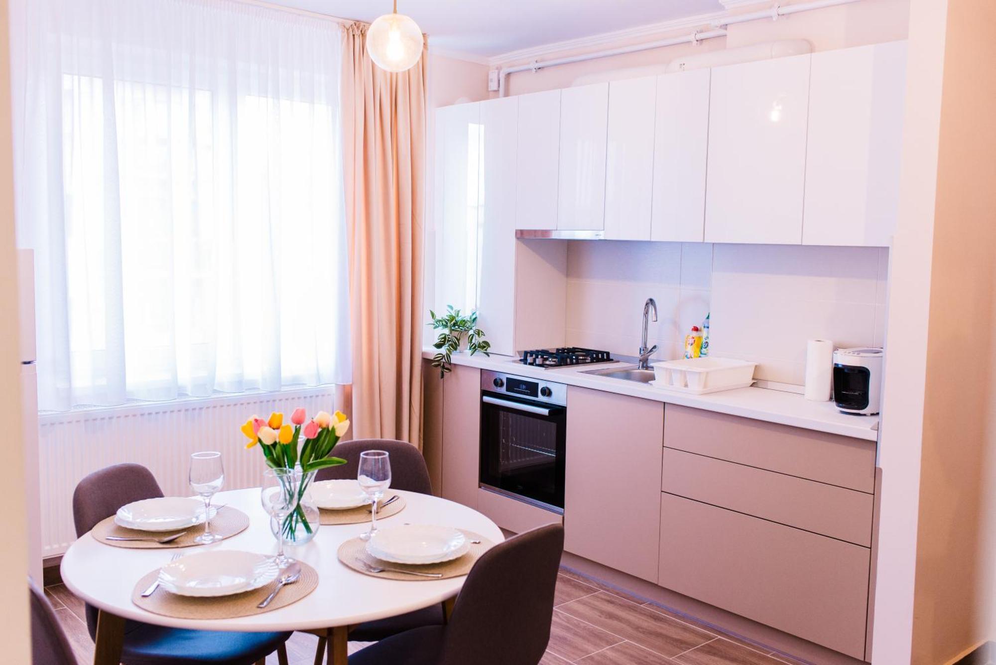 Central White Apartment Satu Mare Exterior photo