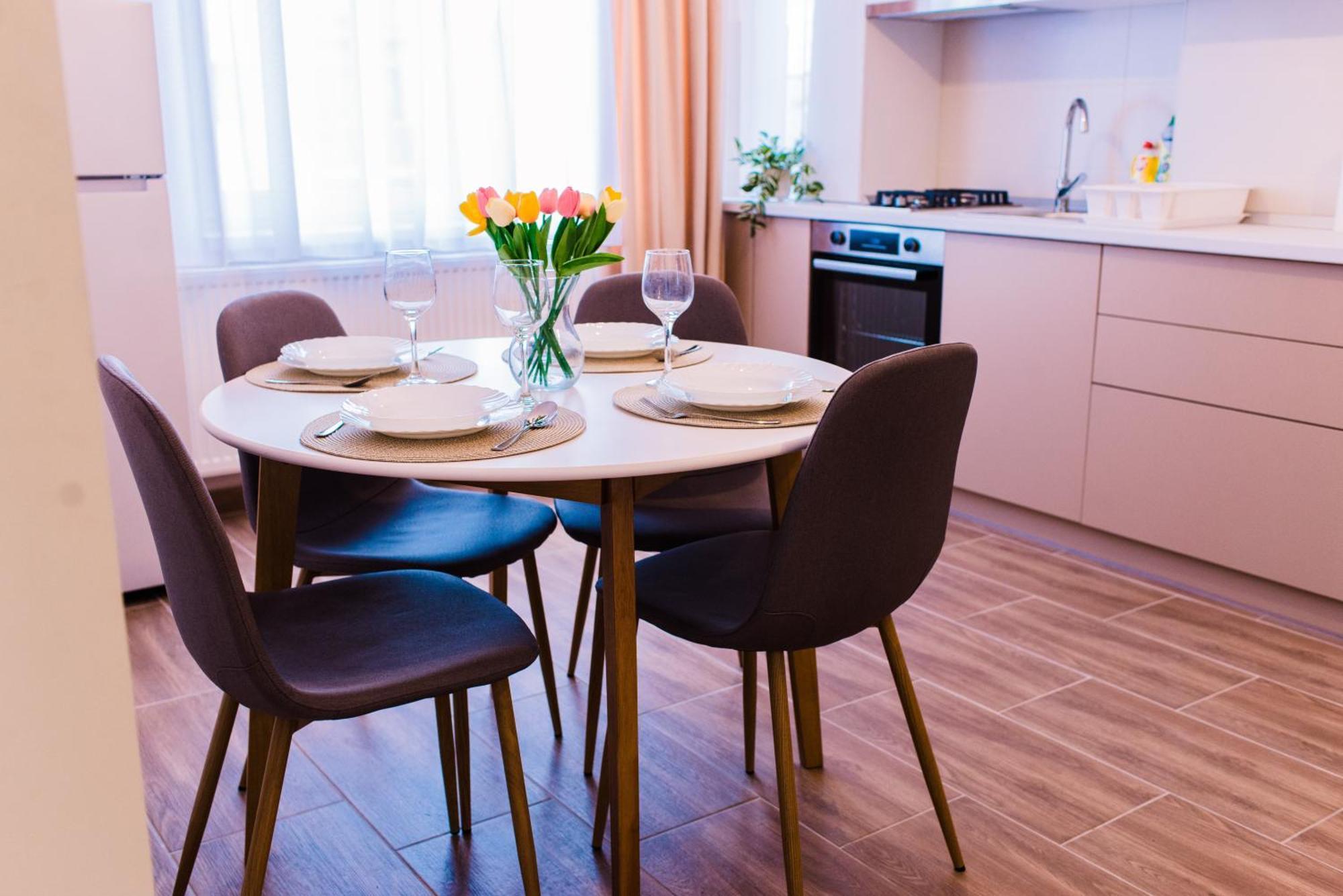 Central White Apartment Satu Mare Exterior photo
